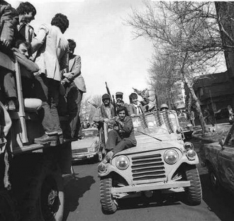 Revoluce v Íránu 1979 (archiv IRNA).