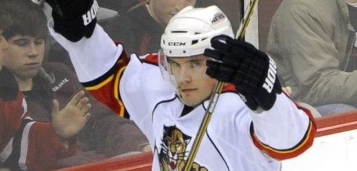 Český hokejista Rostislav Olesz zařídil Floridě v pátečním utkání NHL gólem v prodloužení vítězství 4:3 v New Jersey.