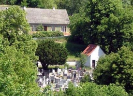 Moravské Bránice, hřbitov. Tady je zřejmě pohřbena oběť vraždy z 18. listopadu 1910.