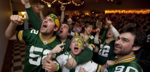 Zápas Super Bowlu doprovázelo tradiční fanouškovské šílení.