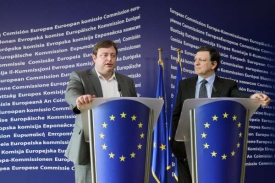 Vítěz belgických voleb De Wever (vlevo) a šéf EK Barroso.