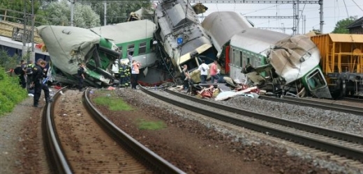 Železniční neštěstí ve Studénce si v srpnu 2008 vyžádalo osm obětí.