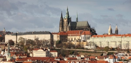 Pražský hrad zahraniční turisté bezpečně poznají.