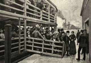 Ruští emigranti přijíždějí začátkem 20. století do Ameriky.