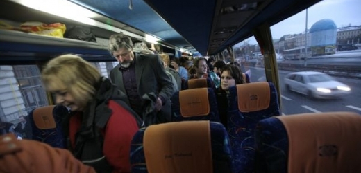 Cestující v autobusech by měli mít více práv (ilustrační foto).