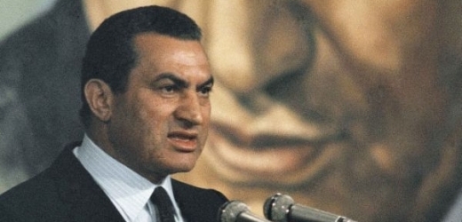 Prezdiden Husní Mubarak rezignoval.