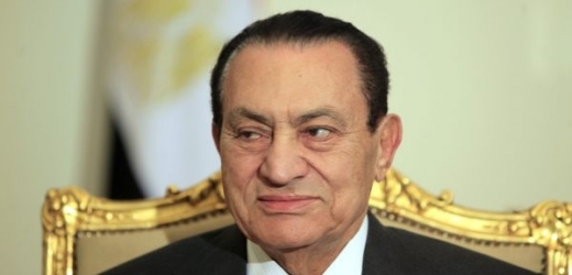 Egyptský prezident Husní Mubarak po osmnácti dnech masových protivládních protestů podal rezignaci.