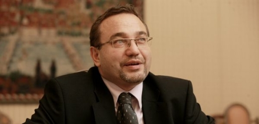 Ministr školství Josef Dobeš (VV). 