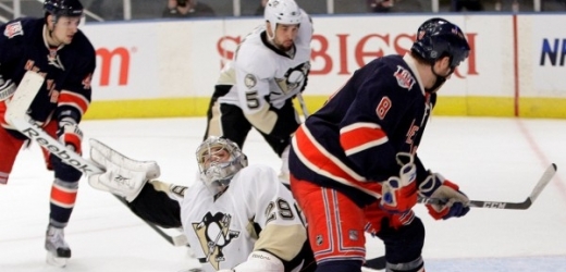 Snímek z utkání New Yorku Rangers proti Pittsburghu Penguins.