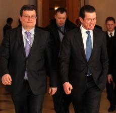 Německý ministr obrany se svým českým protějškem Alexandrem Vondrou.