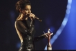 Sedmadvacetiletá kráska Cheryl Coleová vyhlašovala vítěze ve svůdných černých šatech.