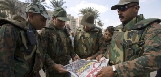 Káhira požádala Izrael o svolení s využitím armády na Sinaji v souvislosti s nepokoji, které svrhly prezidenta Husního Mubaraka. Vojsko má mimo jiné chránit také rudomořská letoviska.