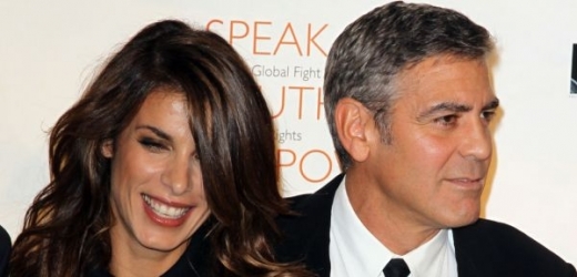 George Clooney a jeho přítelkyně Elisabetta Canalisová. 