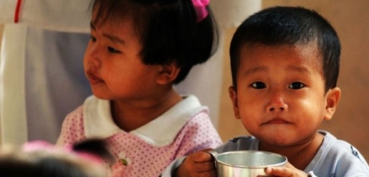Nedostatkem potravin trpí hlavně matky a děti (ilustrační foto).