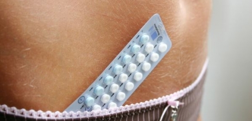 Žena by se měla o své antikoncepci více bavit se svým gynekologem. 