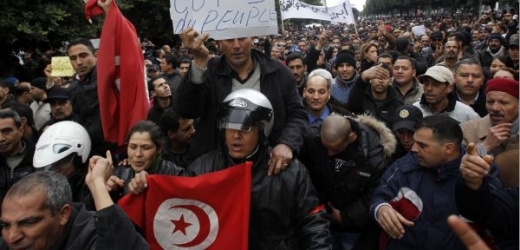 Tunisko chce vyšetřit podíl uprchlého diktátora bin Alího na smrti demonstrantů.
