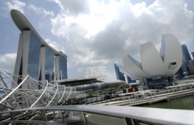 Sázka na hazard a moderní stavby Singapuru vychází.