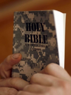 Bible amerických vojáků v Afghánistánu.