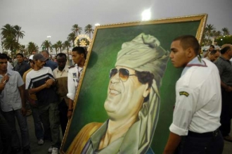 Kaddáfí má stále dost věrných.