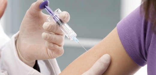 Proti rakovině děložního čípku se nechalo očkovat nejméně dívek v Praze.