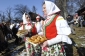 Masopustní oslavy v Rožnově potěšily nejen oči diváků, ale i žaludky. Nabízely se sladké koblihy.