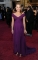 Natalie Portmanová hrála ve snímku Černá labuť. Na svou roli trénovala celý rok balet a na Oscarech se předvedla ve fialových šatech s hlubokým dekoltem.