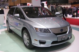 Elektromobil čínské automobilky BYD.