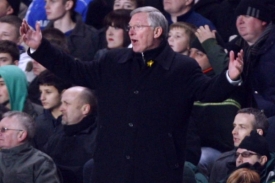 Divící se Alex Ferguson na Stamford Bridge.