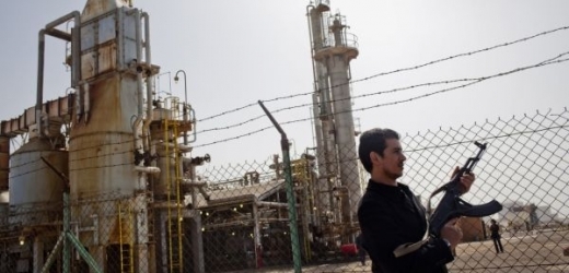 Cenu ropy tlačí vzhůru nepokoje v Libyi. Vývoz ze země se zastavil.