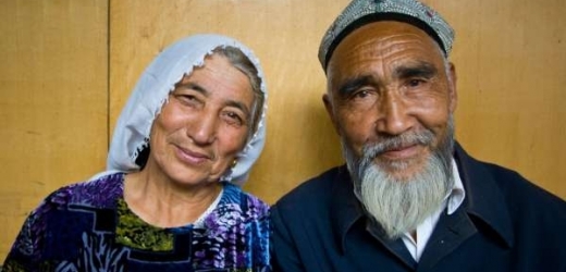 Starší ujgurský pár v Číně.