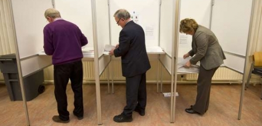 Holanďané hlasují v provinčních volbách.