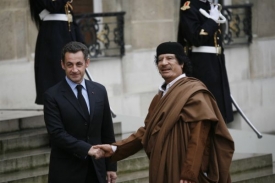 Ještě nedávno byl Kaddáfí s Francouzi zadobře.