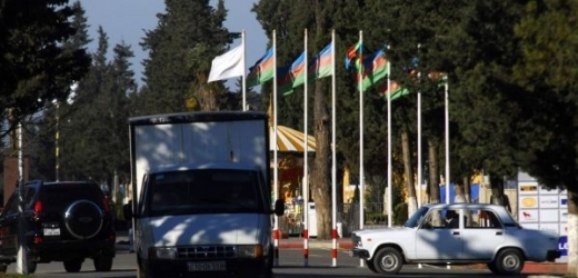 Hraniční přechod mezi Íránem a Ázerbájdžánem má napilno.