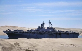 Válečné lodě USA se přiblížily Libyi.