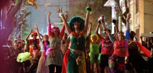 Ulice Ria de Janeira ovládlo karnevalové veselí.