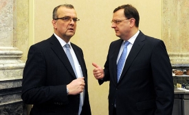Miroslav Kalousek (vlevo) a Petr Nečas by měli vysvětlovat. VV hrozí, že jinak reformu nepodpoří.