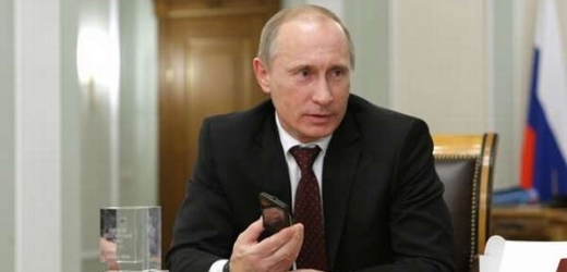 Putin a první ruský mobilový "chytrolín".