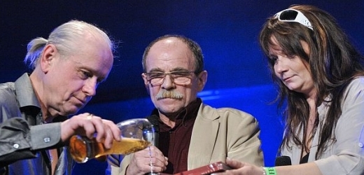 Milan Schelinger, Jaroslav Uhlíř a dcera Jiřího Schelingera Andrea.