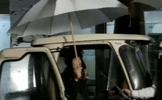 Vždy svůj. Plukovník ve svém golfovém voze 22. února v Tripolisu.