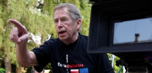 Václav Havel natáčí.