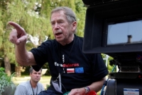 Václav Havel natáčí.