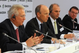 Členové představenstva Škoda Auto, vlevo jeho předseda Winfried Vahland.