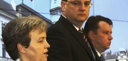 Dana Drábová, Petr Nečas (uprostřed) a Martin Kocourek.
