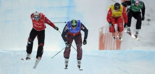 Tomáš Kraus byl v posledním závodě třetí (na snímku druhý zleva).