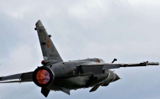 Francouzská letadla startují k operaci nad Libyí.