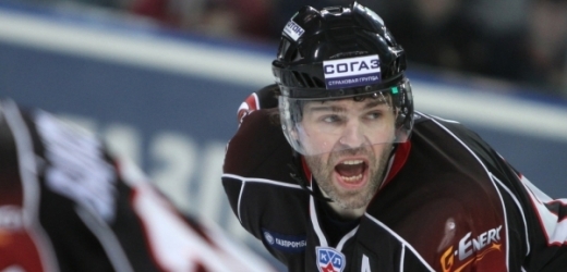 Jaromír Jágr s Omskem v play-off KHL končí.
