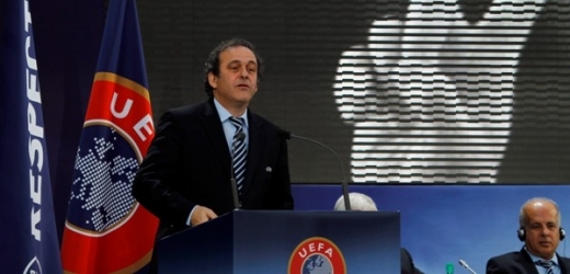 Michel Platini zůstává na další čtyři roky prezidentem UEFA.