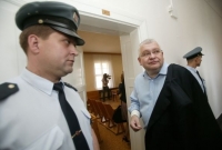 Roman Vaškůj (vpravo) u soudu kvůli aféře bývalého ministra Čunka.