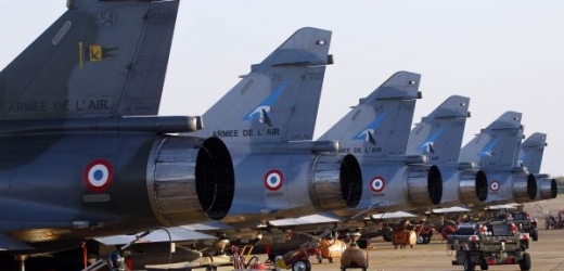 Francouzské letectvo se chystá na válečnou misi do Libye.