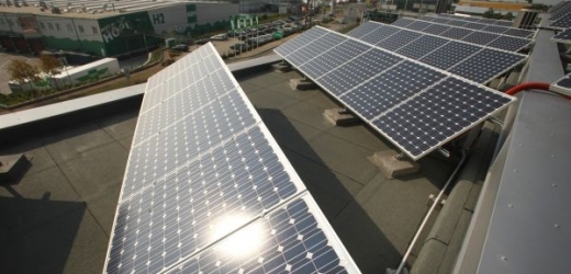 Distributoři by podle fotovoltaické asociace měli umožnit alespoň připojování malých střešních elektráren.